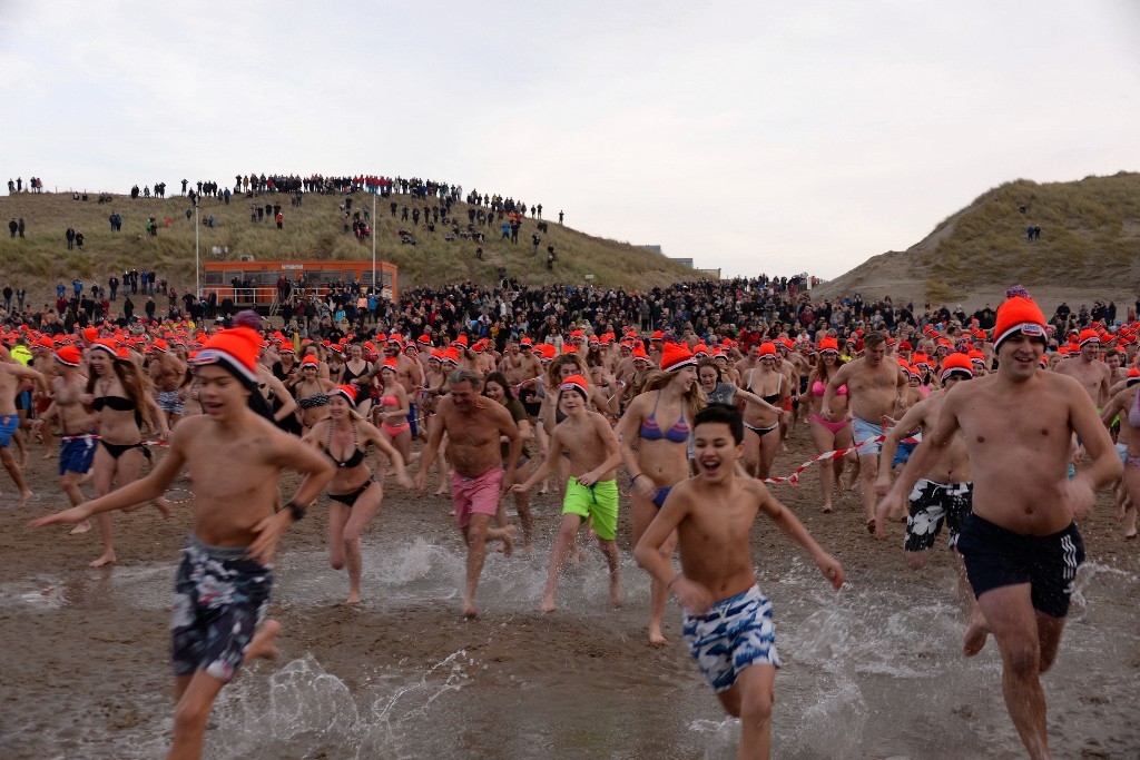 ../Images/Nieuwjaarsduik Nederzandt 2016 022.jpg